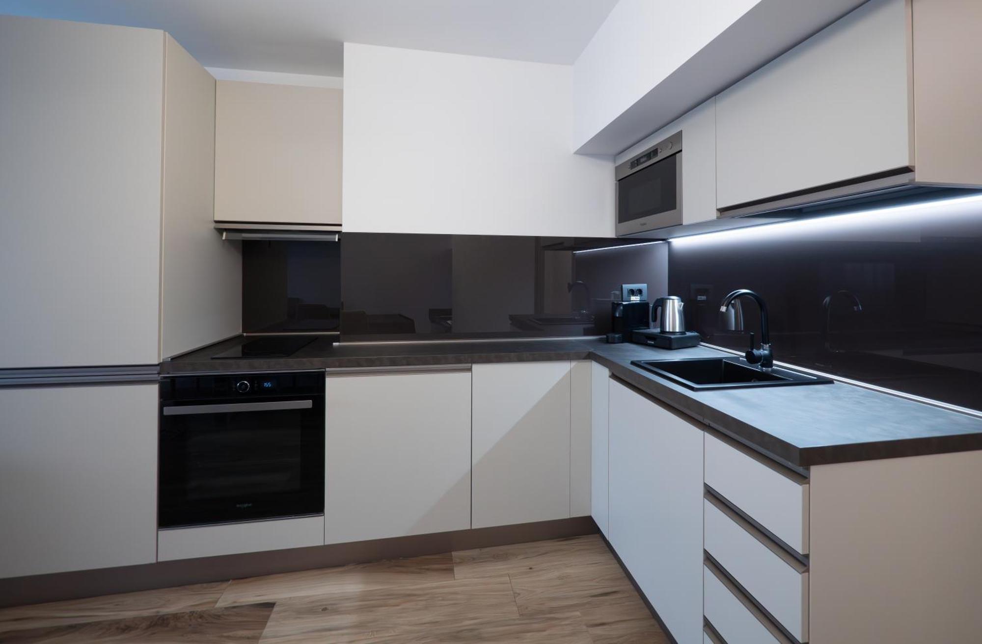בוקרשט Novos Luxury Suites מראה חיצוני תמונה